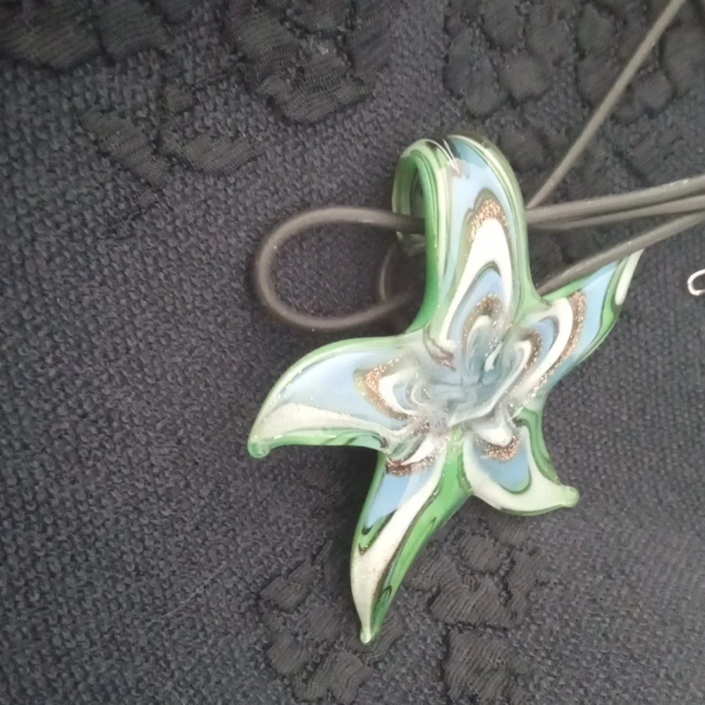 Vintage New! Stylized Green & White Glass Starfish with Faux Leather Cord 2"x2" - Picture 4 of 7